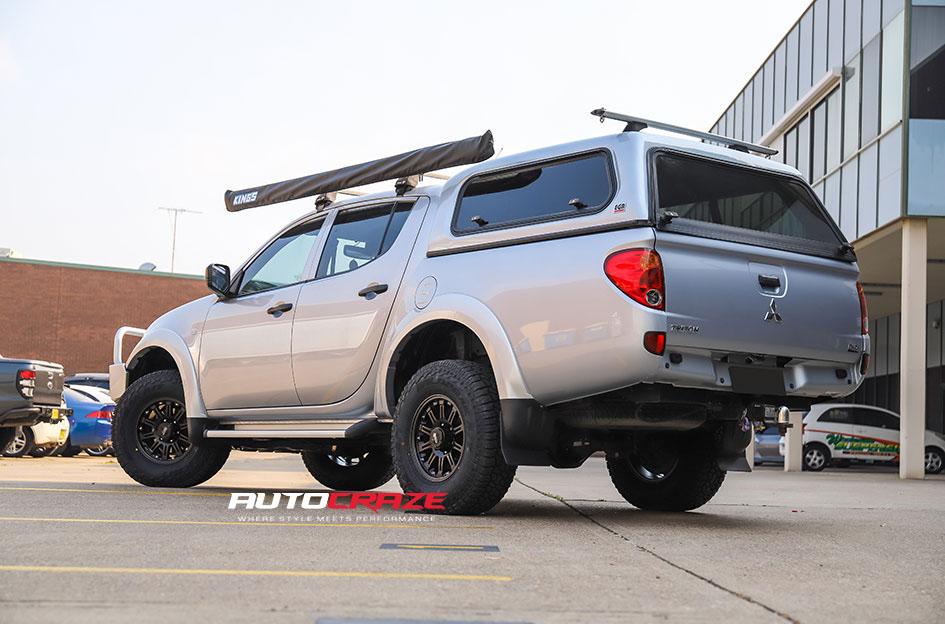 MITSUBISHI TRITON GRANITE MATTE BLACK